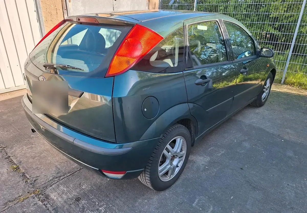 Second-hand Ford Focus 74 CP (54 kW) 2004 Verde Hatchback