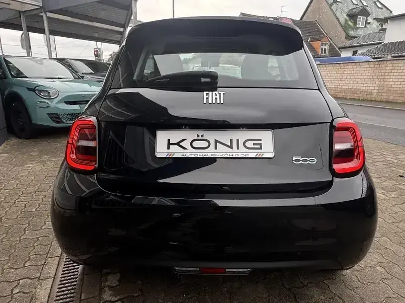 Gebraucht Fiat 500e 86 kW (118 PS) 2023 Schwarz Limousine