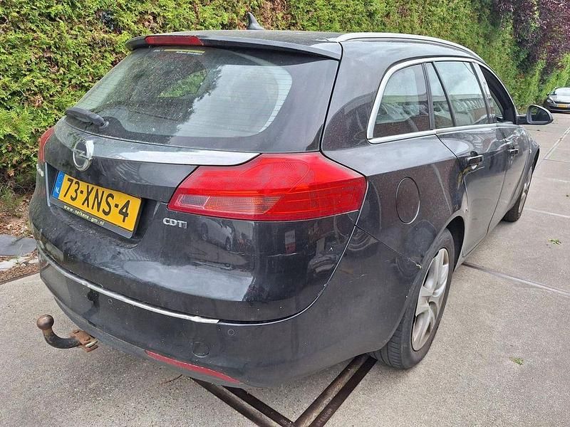 Gebraucht Opel Insignia Edition 131 PS (96 kW) 2012 Schwarz Kombi