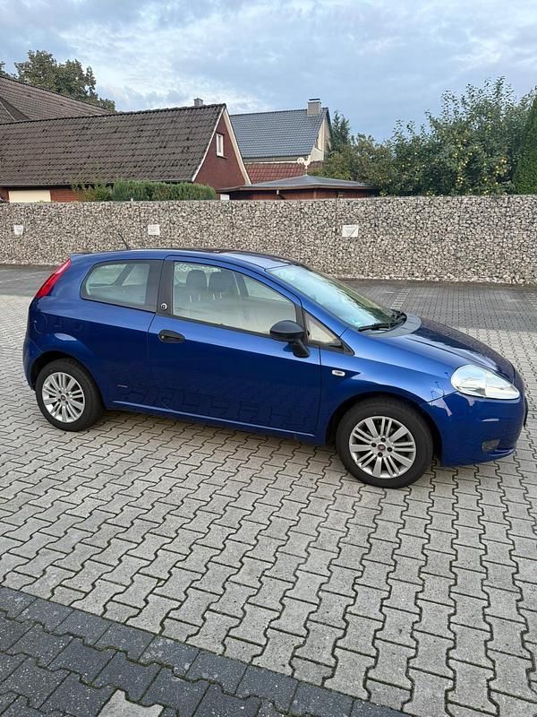 Blau Gebraucht 2008 Fiat Punto Kleinwagen | 2.300 € (Fairer Preis) - Bild 1/4