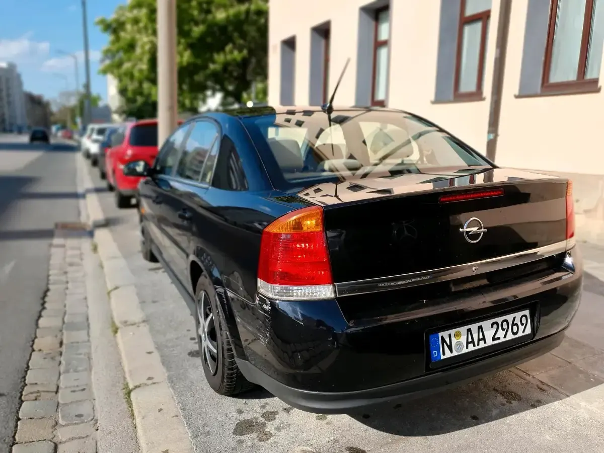 Gebraucht Opel Vectra 147 PS (108 kW) 2004 Schwarz Limousine