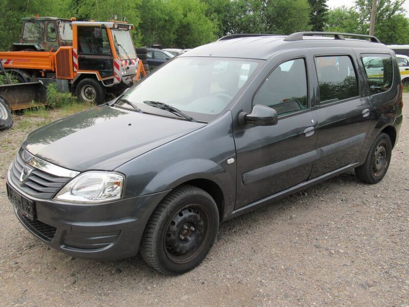 Grau Gebraucht 2011 Dacia Logan Limousine | 2.499 € (Superpreis) - Bild 1/4
