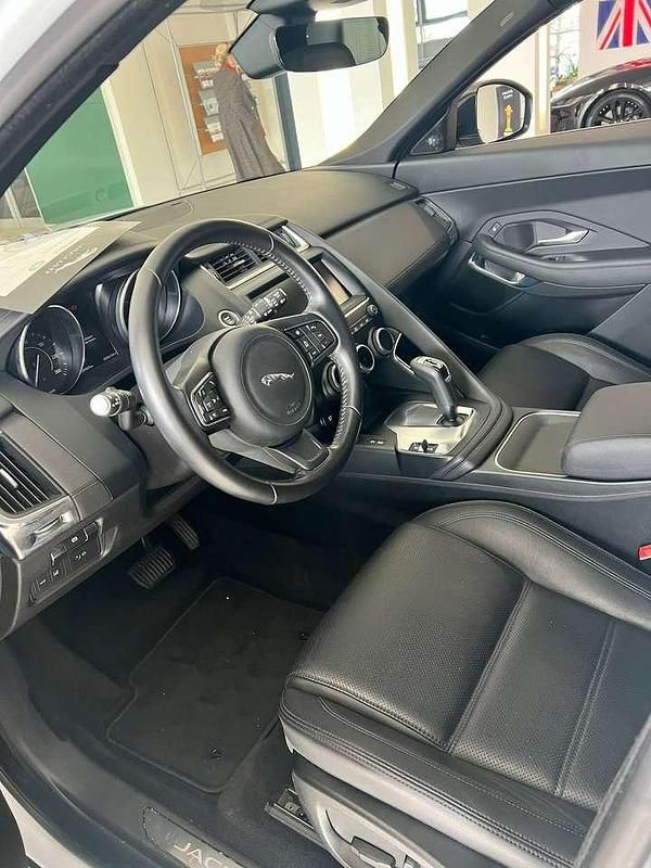 Gebraucht Jaguar E-Pace SE 179 PS (131 kW) 2018 Weiß SUV