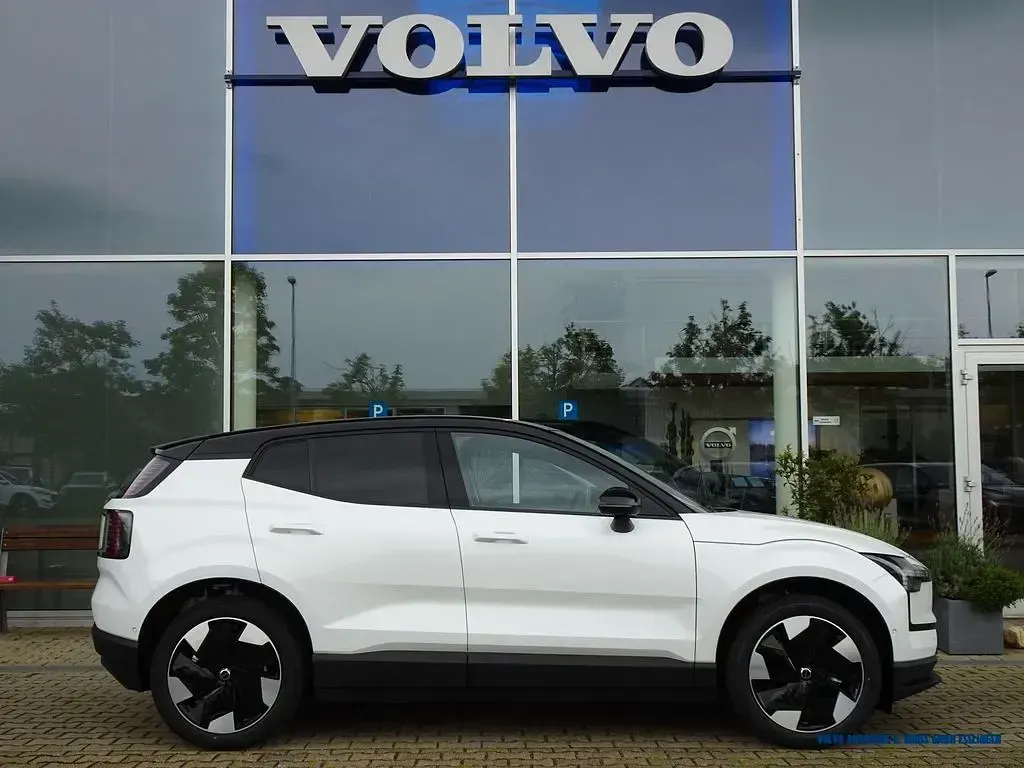 Neu Volvo EX30 Ultra 200 kW (272 PS) 2026 707 crystal white metallic SUV