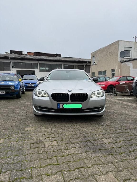 Second-hand BMW 525 204 CP (150 kW) 2010 Argintiu Berlinǎ