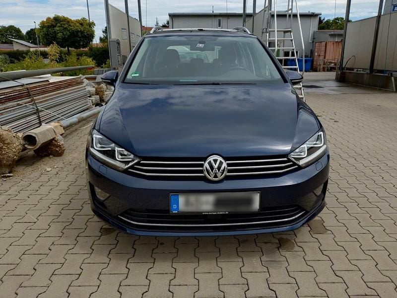 Blau Gebraucht 2015 VW Golf Sportsvan Highline Van / Kleinbus | 11.900 € (Guter Preis) - Bild 1/4