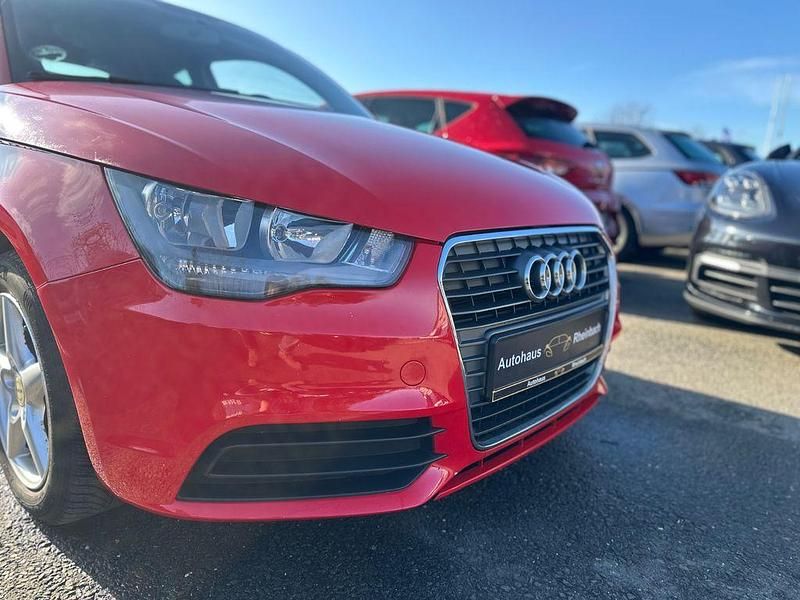 Gebraucht Audi A1 Attraction 86 PS (63 kW) 2010 Rot Kleinwagen