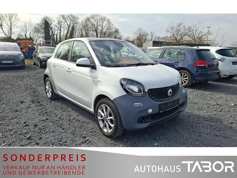 Gebraucht Smart ForFour Passion 71 PS (52 kW) 2015 Cool silver Kleinwagen