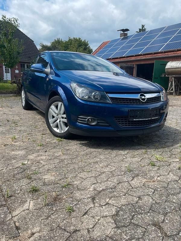 Blau Gebraucht 2010 Opel Astra GTC Coupé | 4.099 € (Fairer Preis) - Bild 1/4