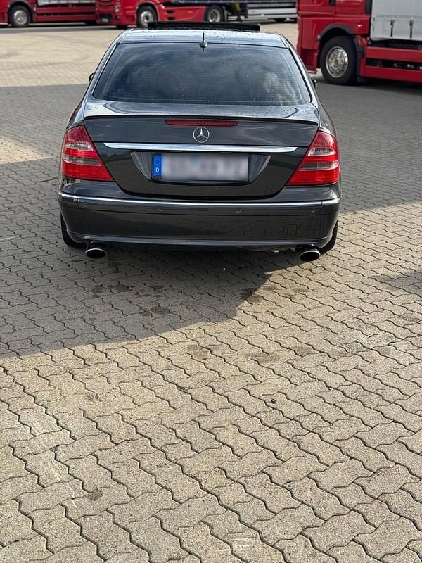 Gebraucht Mercedes E500 306 PS (225 kW) 2003 Grau Limousine
