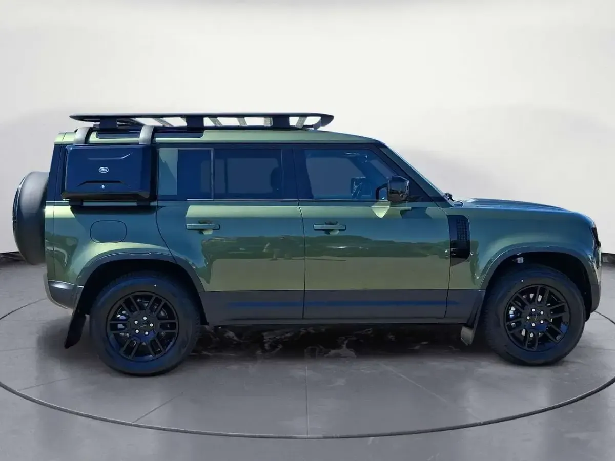 Neu Land Rover Defender S 200 PS (147 kW) 2026 Woolstone green SUV