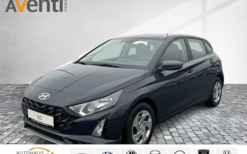 Grau Neu 2025 Hyundai i20 Select Limousine | 18.789 € (Superpreis) - Bild 1/4