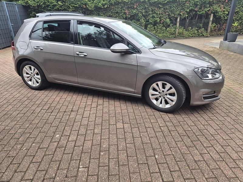 Gebraucht VW Golf VII 125 PS (91 kW) 2016 Grau Kleinwagen