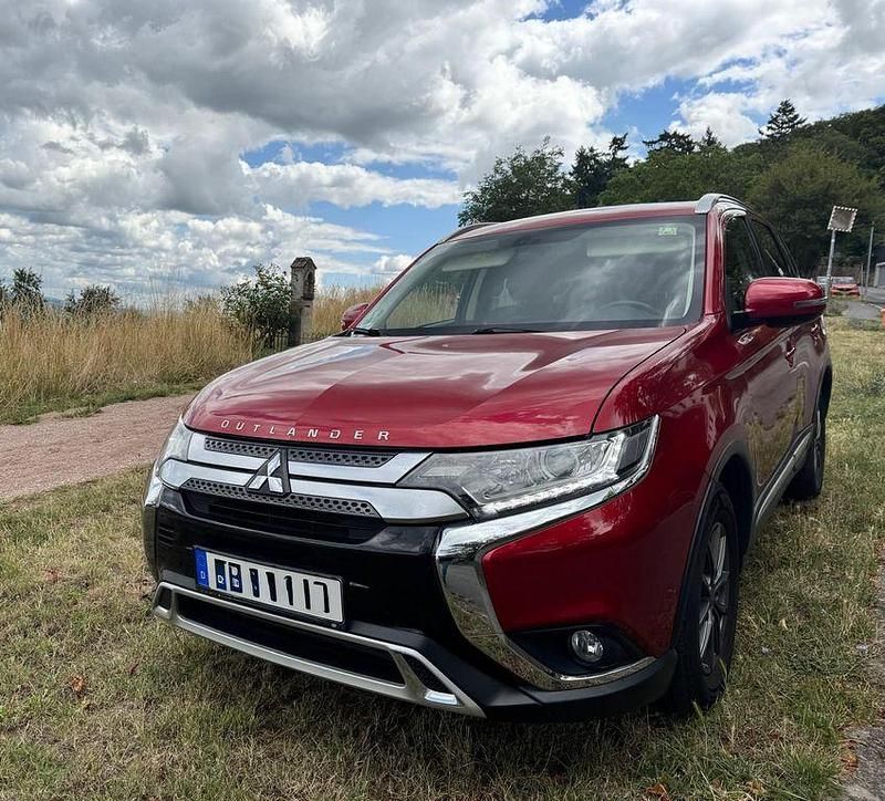 Rot Gebraucht 2019 Mitsubishi Outlander Active SUV | 16.500 € (Guter Preis) - Bild 1/4