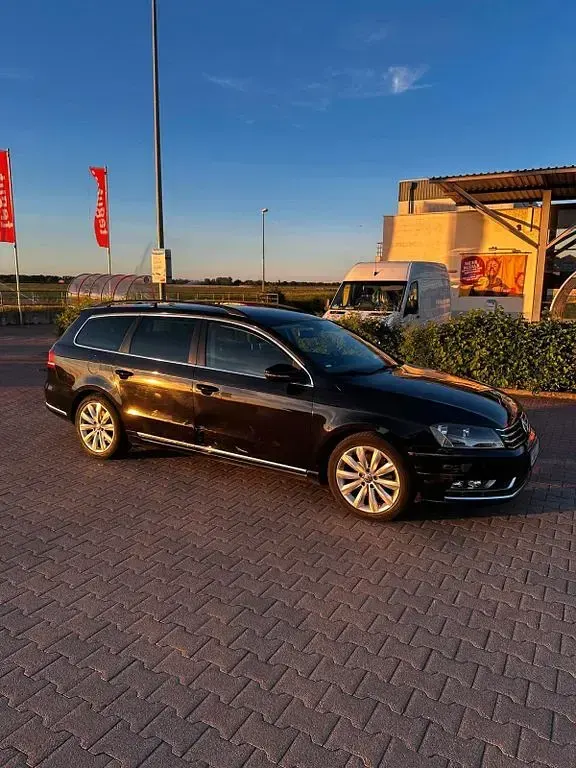 Gebraucht VW Passat Comfortline 140 PS (102 kW) 2012 Schwarz Kombi