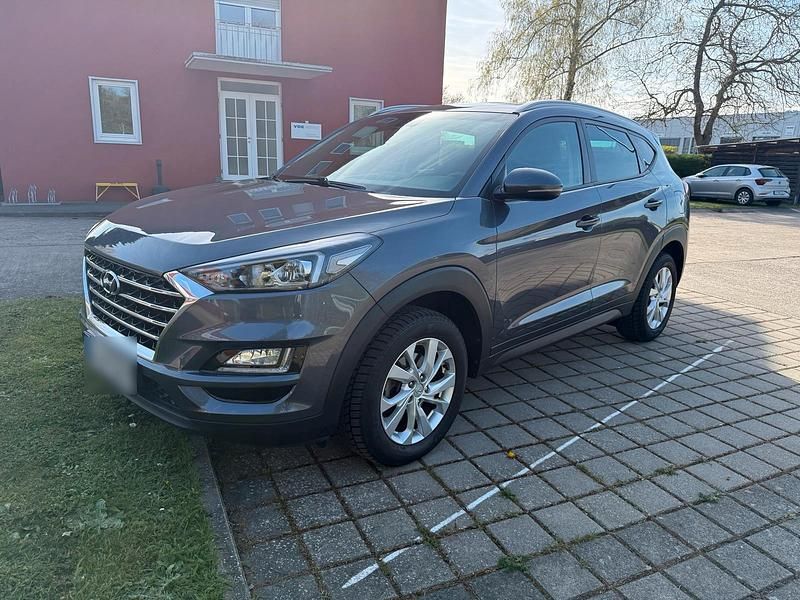 Gebraucht Hyundai Tucson Select 132 PS (97 kW) 2019 Grau SUV