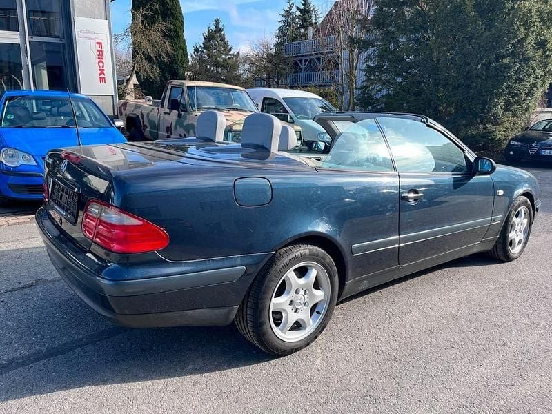 Gebraucht Mercedes CLK320 Elegance 218 PS (160 kW) 1998 Schwarz Cabrio