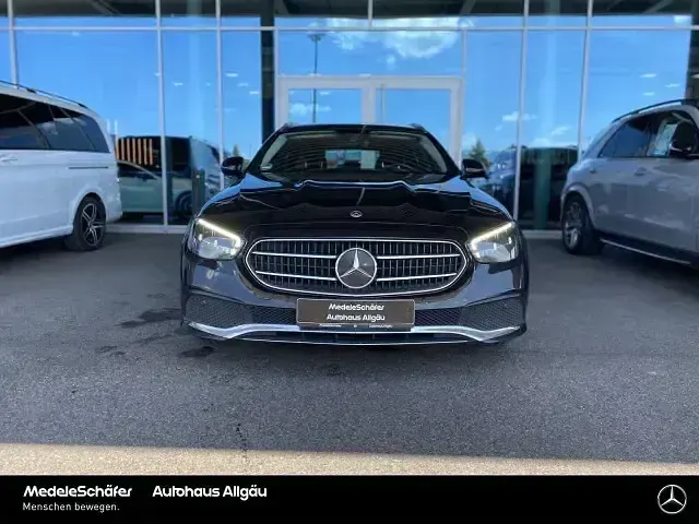 Gebraucht Mercedes E220 200 PS (147 kW) 2023 Schwarz Limousine