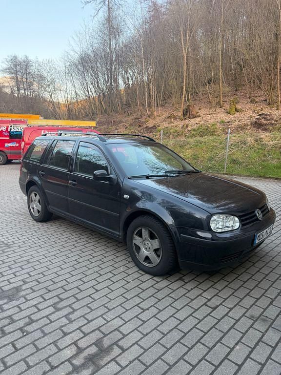 Gebraucht VW Golf IV Basis 101 PS (74 kW) 2003 Schwarz Kombi