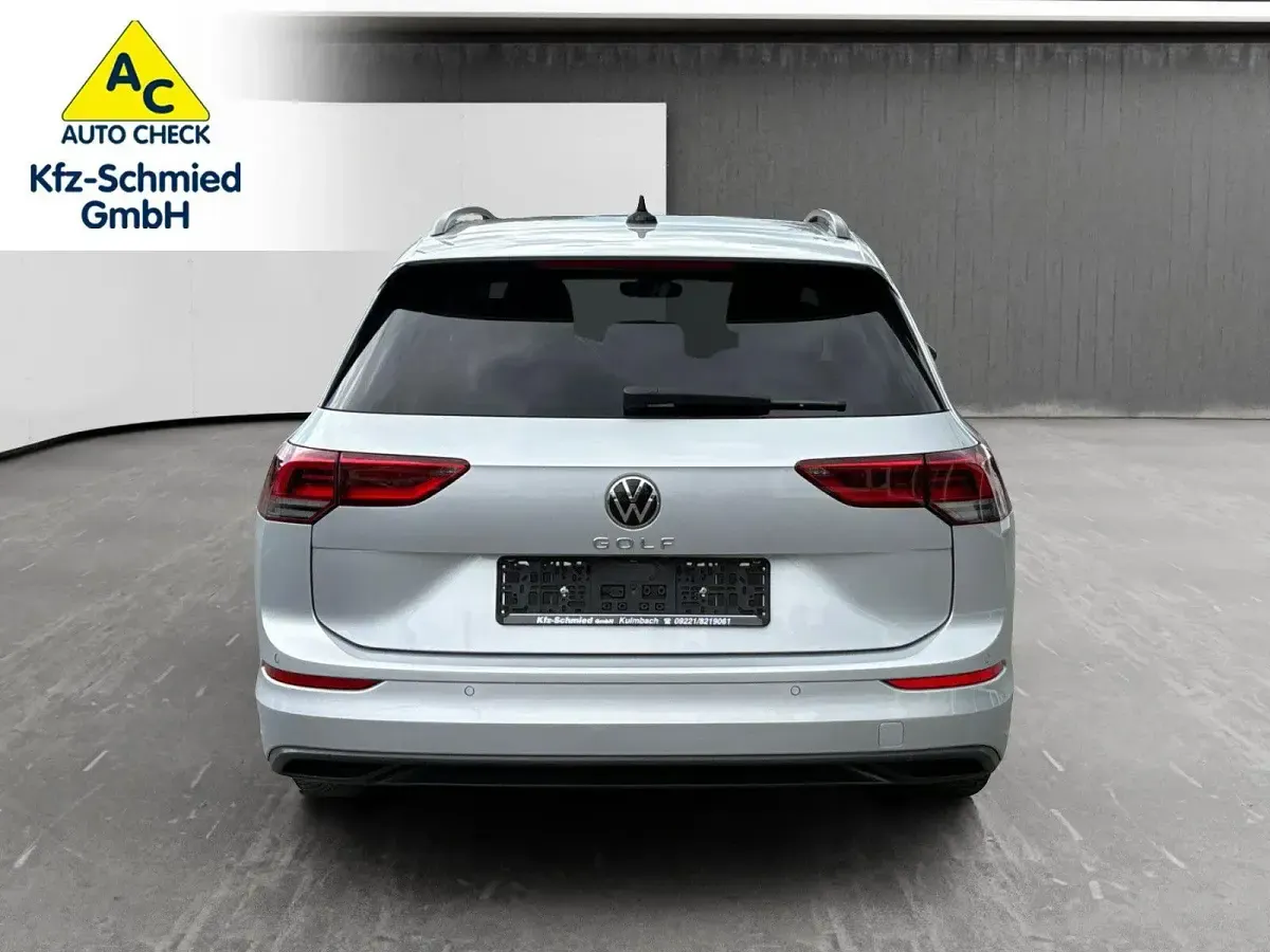 Gebraucht VW Golf VIII 150 PS (110 kW) 2021 Silber Kombi