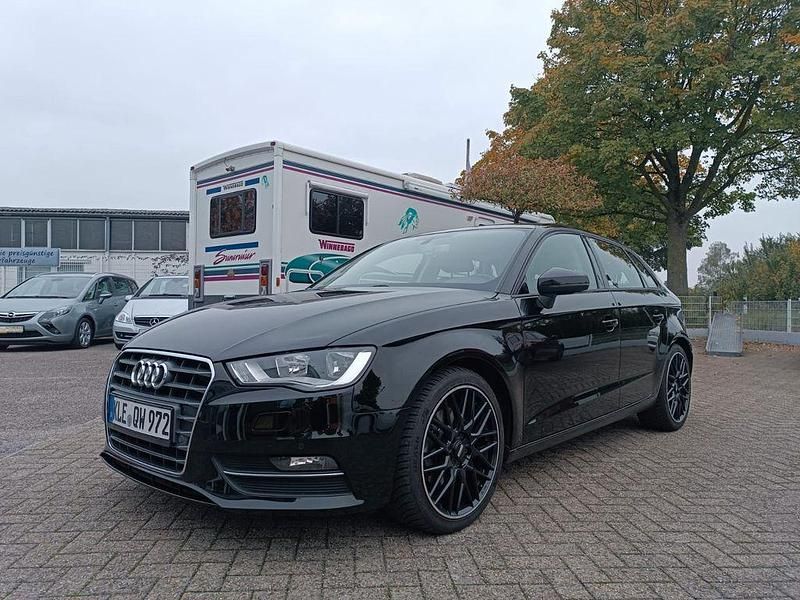 Schwarz Gebraucht 2016 Audi A3 Ambiente Limousine | 8.200 € (Superpreis) - Bild 1/4