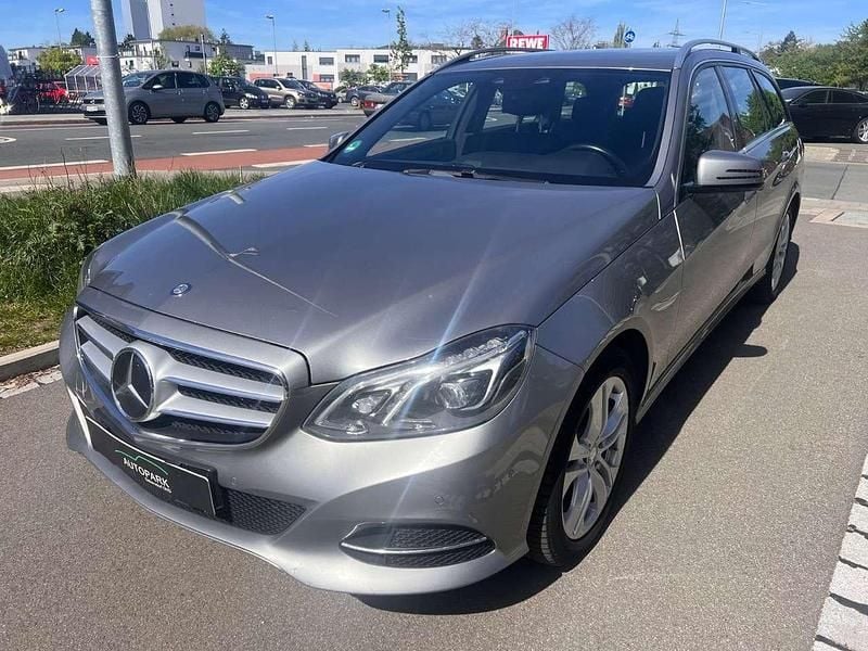 Usado Mercedes E350 258 HP (189 kW) 2014 Prateado Carrinha