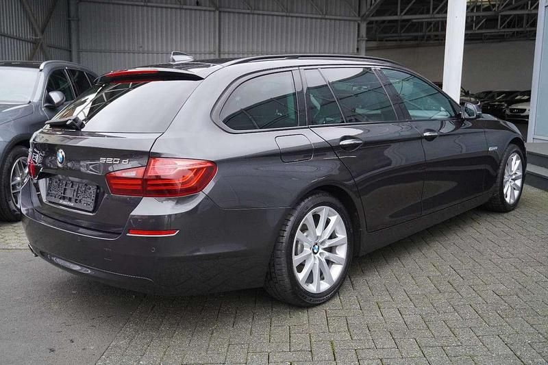Second-hand BMW 520 Performance 190 CP (139 kW) 2016 Gri Break