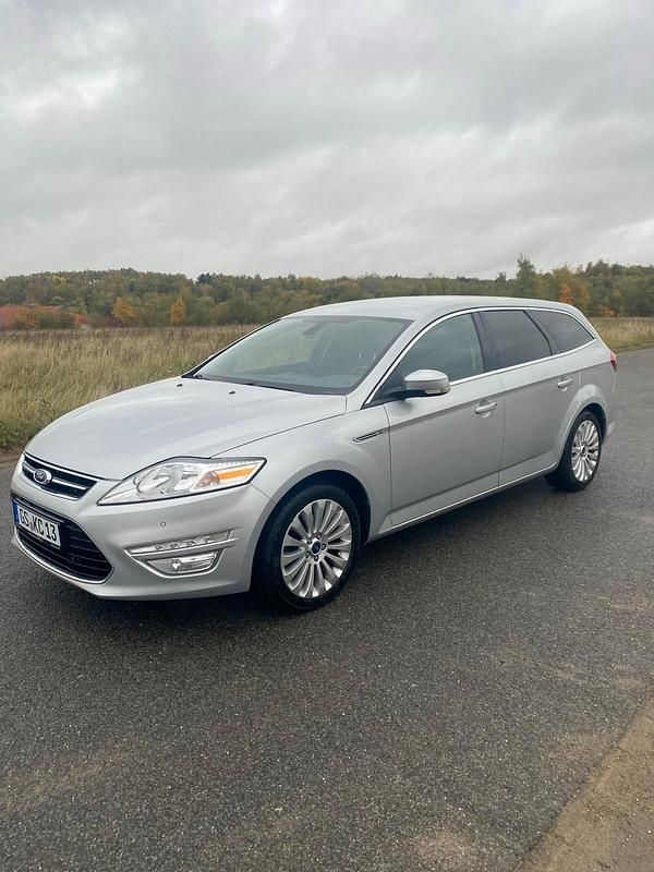Silber Gebraucht 2013 Ford Mondeo Titanium Kombi | 8.499 € (Superpreis) - Bild 1/4