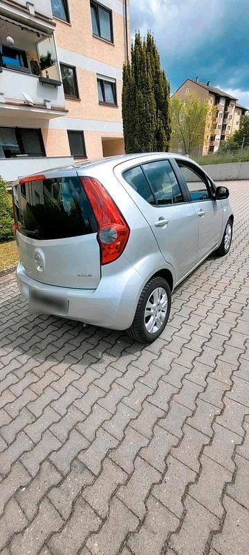 Gebraucht Opel Agila 68 PS (50 kW) 2011 Silber Kleinwagen