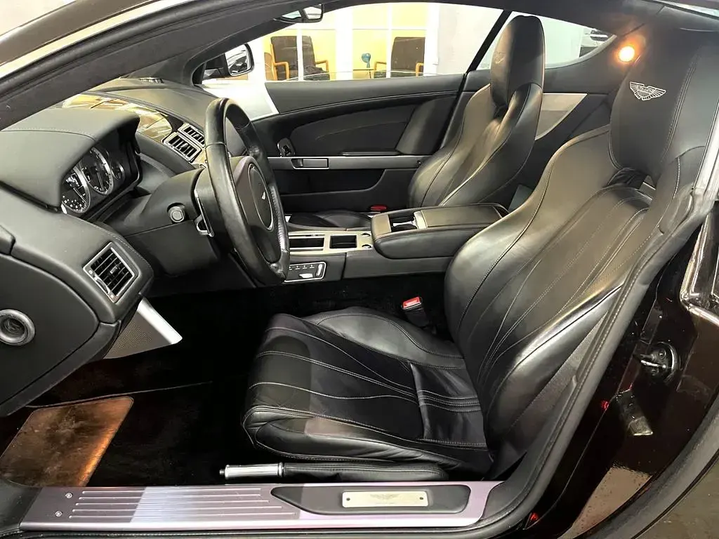 Gebraucht Aston Martin DB9 498 PS (366 kW) 2013 Braun Coupé