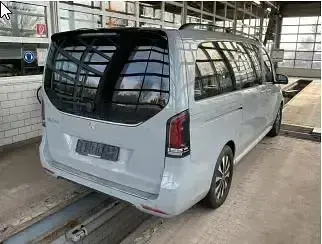 Gebraucht Mercedes EQV300 150 kW (204 PS) 2024 Alpingrau Van / Kleinbus