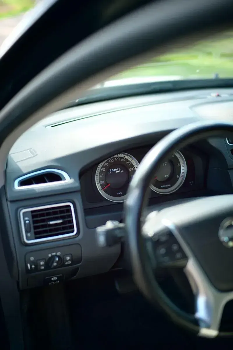Używany Volvo XC70 163 KM (119 kW) 2011 Czarny Kombi