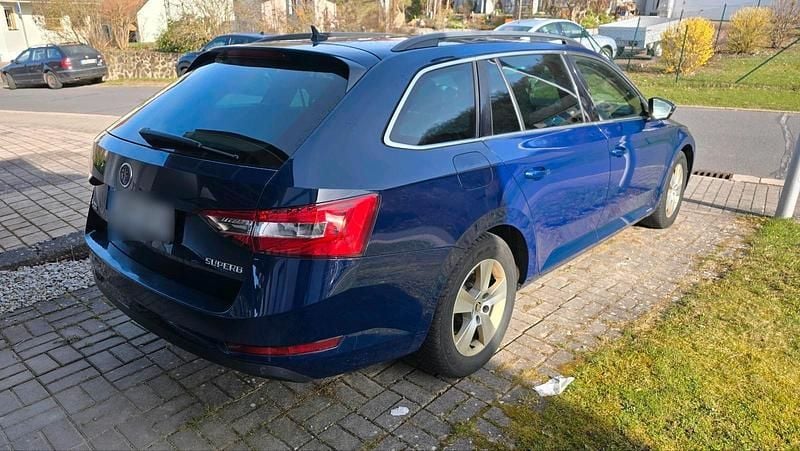 Gebraucht Skoda Superb 150 PS (110 kW) 2016 Blau Kombi