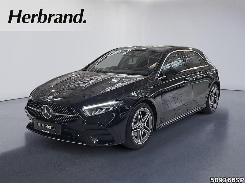 Metalliclack kosmosschwarz Gebraucht 2024 Mercedes A200 AMG Limousine | 30.890 € (Guter Preis) - Bild 1/4