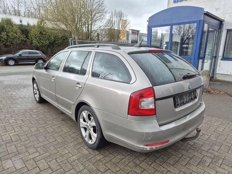 Gebraucht Skoda Octavia Elegance 140 PS (102 kW) 2013 Beige Limousine