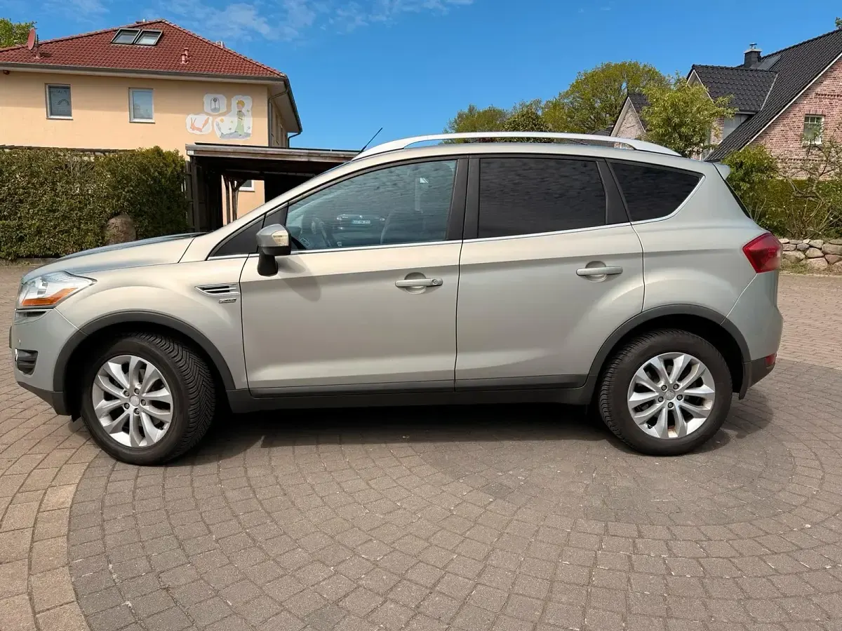 Gebraucht Ford Kuga 135 PS (99 kW) 2009 Silber SUV