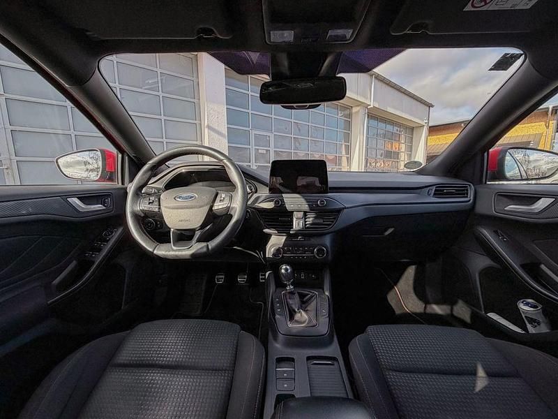 Gebraucht Ford Focus ST-Line 150 PS (110 kW) 2020 Rot Limousine