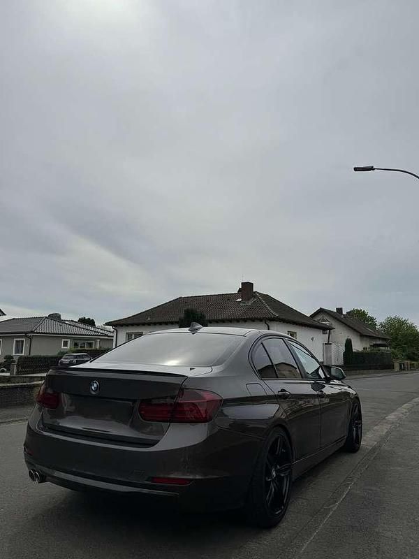 Gebraucht BMW 320 184 PS (135 kW) 2014 Limousine