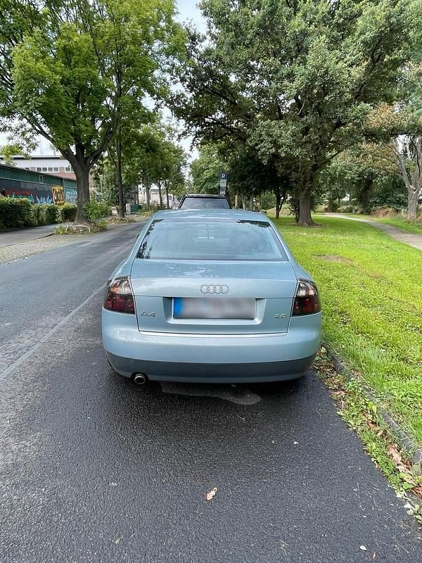 Gebraucht Audi A4 131 PS (96 kW) 2001 Blau Limousine