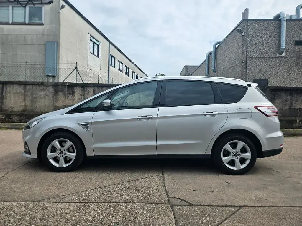 Używany Ford S-MAX Trend 190 KM (139 kW) 2020 Srebrny Minivan