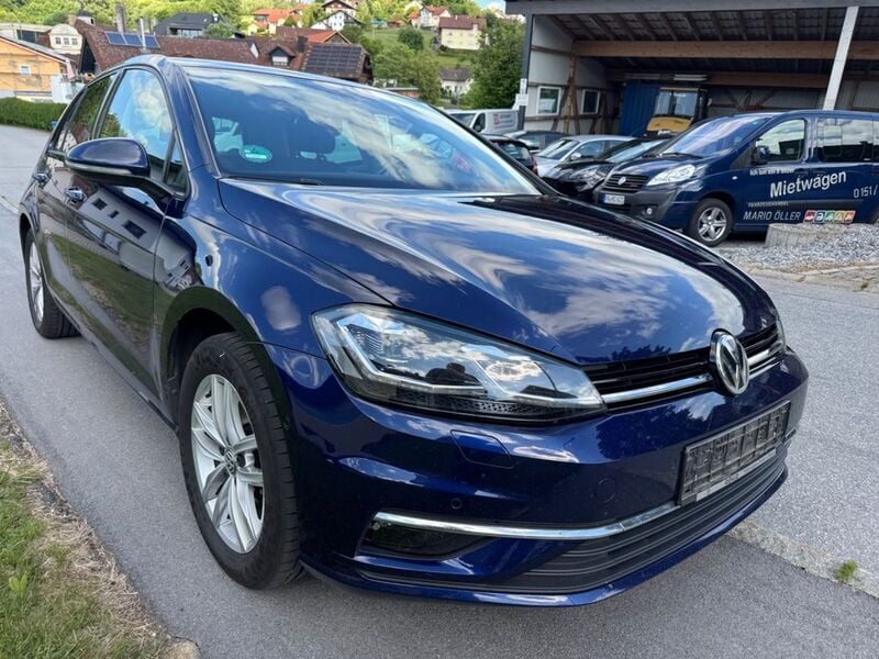 Blau Gebraucht 2017 VW Golf VII Comfortline Limousine | 12.999 € (Fairer Preis) - Bild 1/4