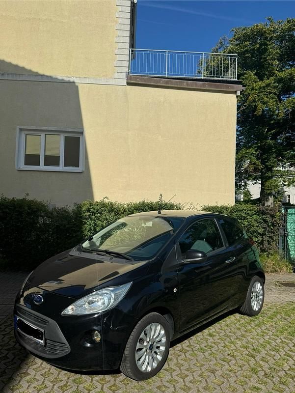 Schwarz Gebraucht 2013 Ford Ka Kleinwagen | 6.100 € - Bild 1/4