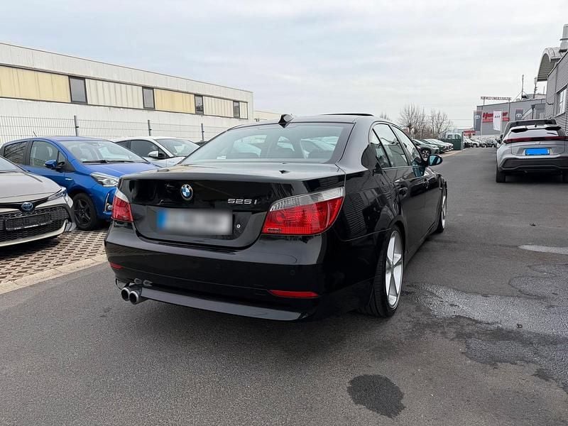 Usata BMW 525 Performance 196 CV (144 kW) 2004 Nero Berlina