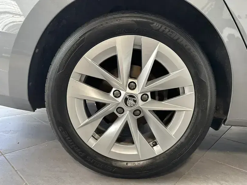 Gebraucht Skoda Octavia Style 190 PS (139 kW) 2023 Grau Kombi