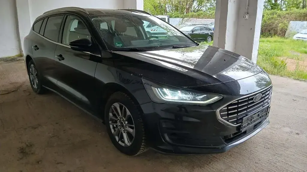Usado Ford Focus Titanium X 116 CV (85 kW) 2023 Negro Berlina