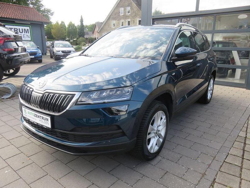 Blau Gebraucht 2021 Skoda Karoq Drive SUV | 25.970 € (Fairer Preis) - Bild 1/4