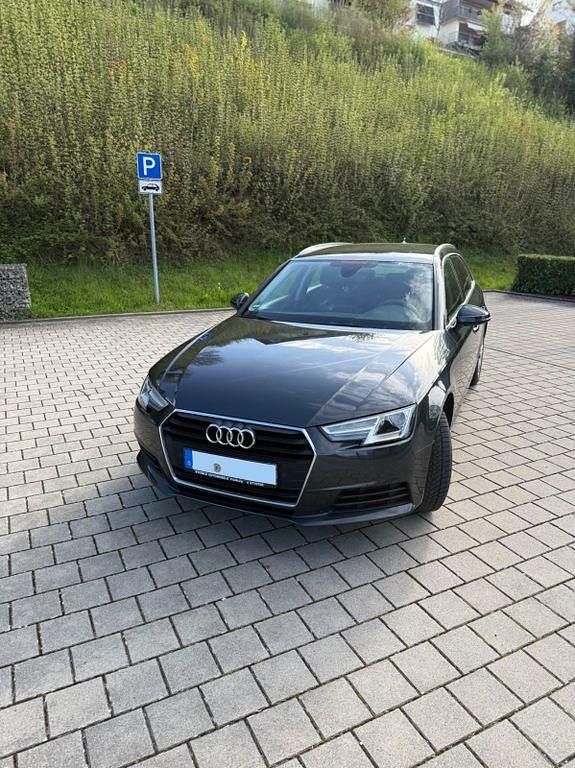 Gebraucht Audi A4 Ambiente 150 PS (110 kW) 2016 Grau Kombi