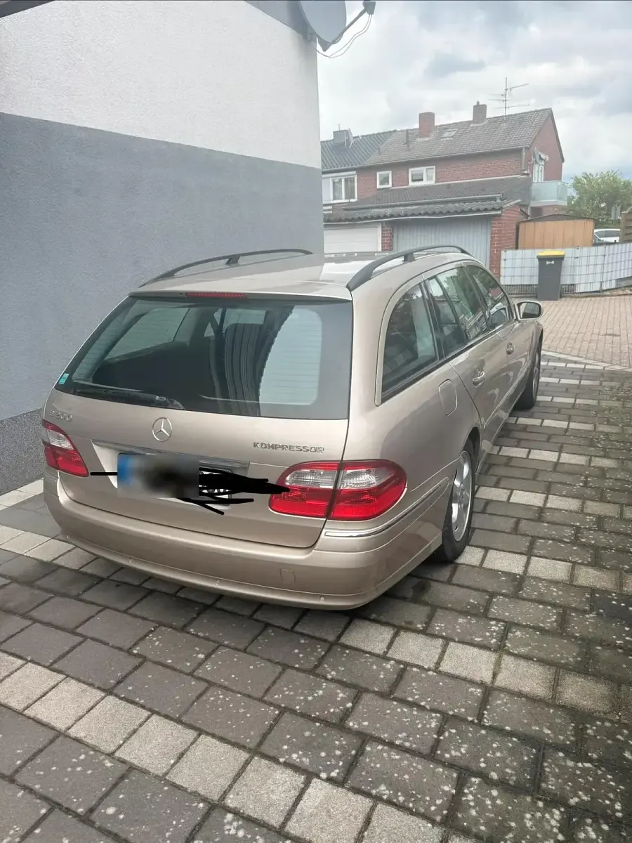Gebraucht Mercedes E200 163 PS (119 kW) 2003 Gold Kombi