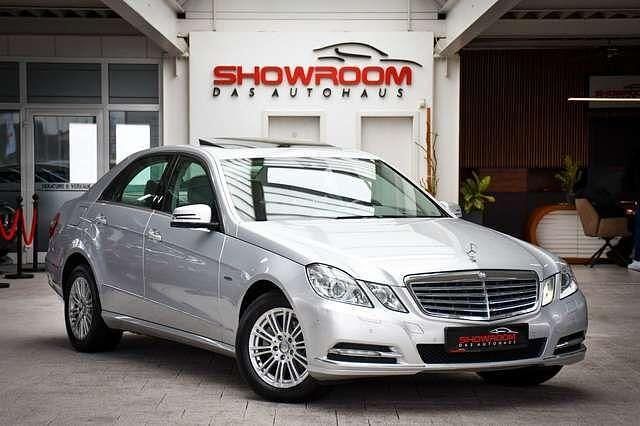 Gebraucht Mercedes E220 Elegance 170 PS (125 kW) 2010 Silber (iridiumsilber) Limousine