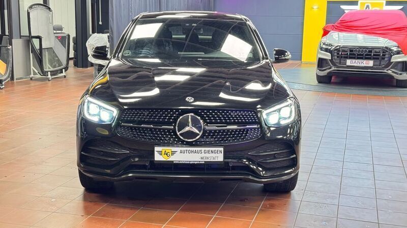 Schwarz Gebraucht 2020 Mercedes GLC300 AMG line Coupé | 38.300 € (Fairer Preis) - Bild 1/4